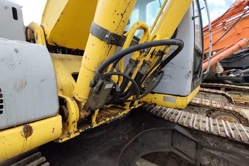 OmecoHub - Immagine NEW HOLLAND E245